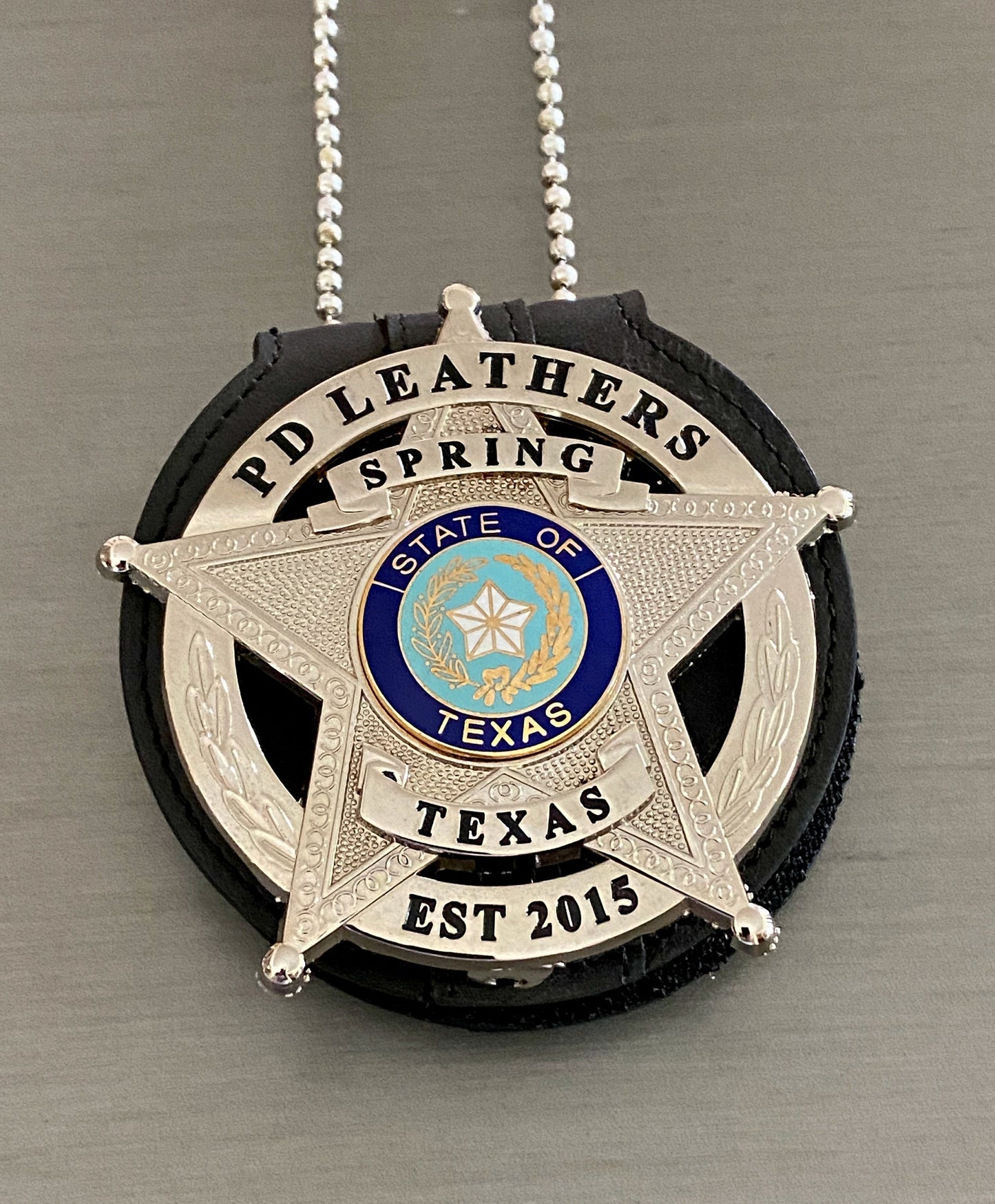 Law Enforcement Black Full Grain Leather Round Police Badge Holder-Belt Clip - Optional to Use Around The Neck